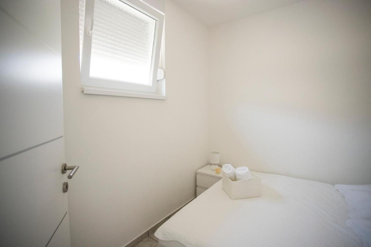 Gavran Apartment Виньерац Экстерьер фото